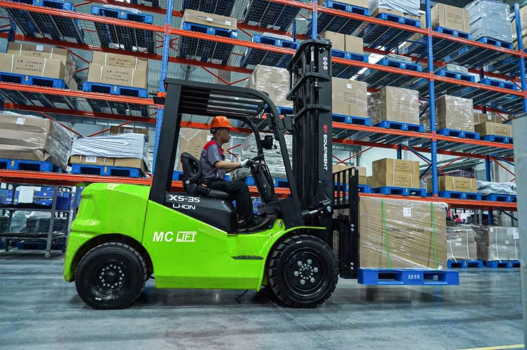 electric forklift